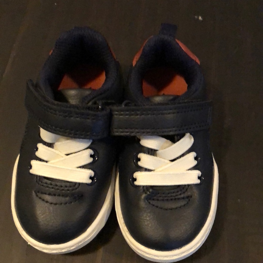 Baby boy’s size 4 blue sneaker with white sole